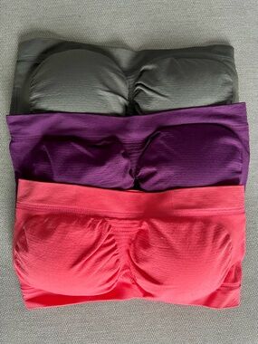 NWOT Set of 3 Seamless Strapless Bandeau Bra Tops - Gray, Purple, Coral - Small